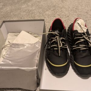 Guiseppe Zanotti Urchin